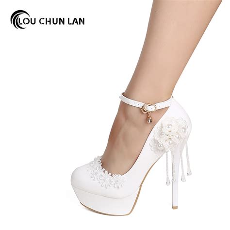 Louchunlan Women Shoes White Flowers Tassel Beads Round Pearl Strap