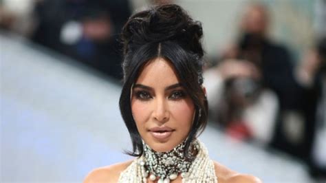 Kim Kardashian Prefers The Lights Turned Off When Having Sex Metro News