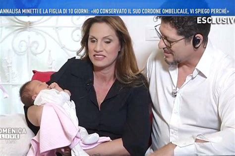 Annalisa minetti ospite a vieni da me. Annalisa Minetti: "Mia figlia potrebbe ridarmi la vista"