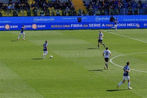 Josip ilicic (atalanta) left footed shot from the centre of the box to the bottom. COMMENTO: troppa Atalanta, al Parma restano gli ...