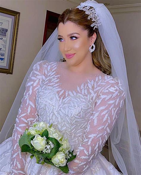 Jun 28, 2021 · حنين حسام رئيس جامعة القاهرة محمد عثمان الخشت على مسئوليتي صدى البلد حبس حنين حسام الخبر التالى: حنين حسام ترتدي فستان الزفاف بعد إخلاء سبيلها.. والجمهور ...