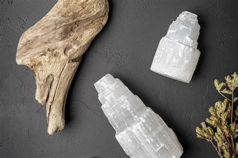 How To Cleanse Your Crystals With Selenite Conscious Items
