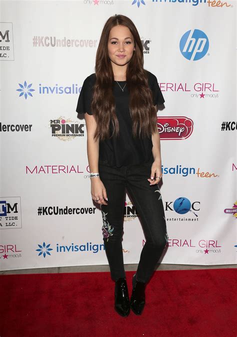 Kelli Berglund At Launch Of Kc Undercover January 2015