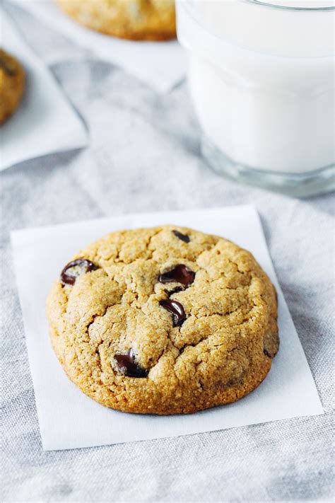 The Best Vegan and Gluten-free Chocolate Chip Cookies ...