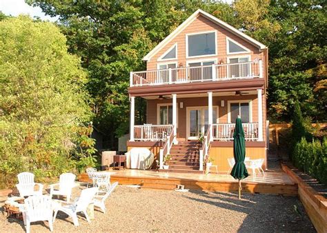 Discover the keuka park median home price, income, schools, and more. Keuka Lake Vacation Rentals: Cav's Castle | Finger Lakes ...