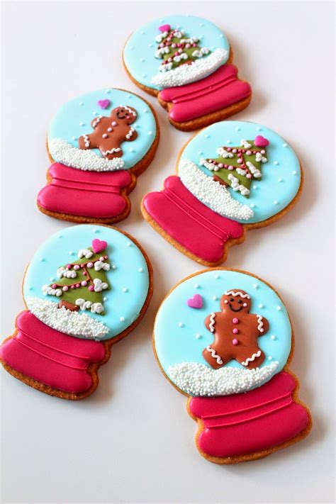 Perfect for beginner cookie decorators. Sweeten your day. | Christmas sugar cookies, Xmas cookies, Christmas cookies
