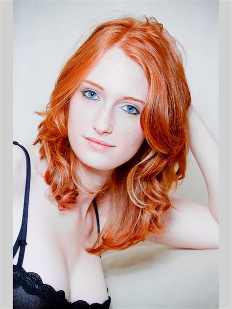 They can be both soft and outrageous, extravagant and respectable. 30 Sexy Red Hair With Blonde Highlights - SloDive
