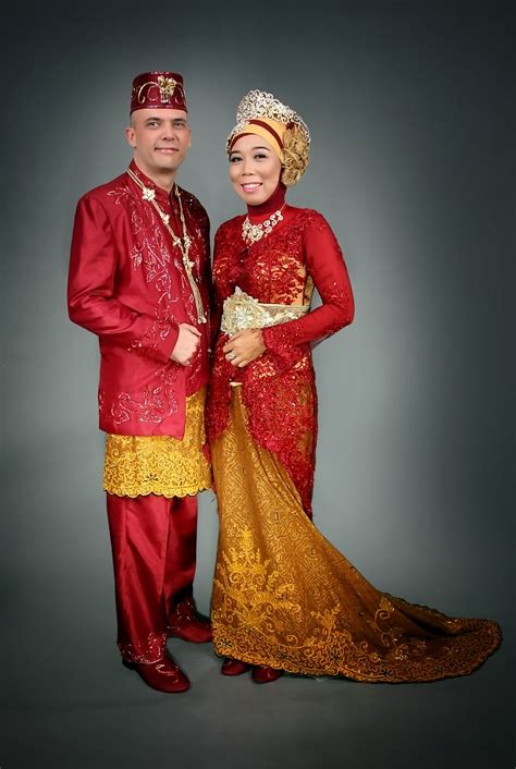 Traditional Indonesian Clothing Photos Cantik