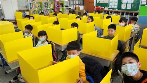 There are restrictions in place affecting u.s. Así se protege a los niños de Taiwan del coronavirus en ...