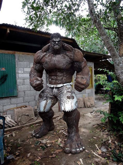 SMASH: Artist Welds Giant Scrap Metal Hulk Sculpture - Geekologie