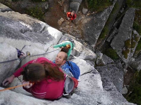 Busy Day On Squamish Buttress Squamish Rock Climbing Altus Mountain