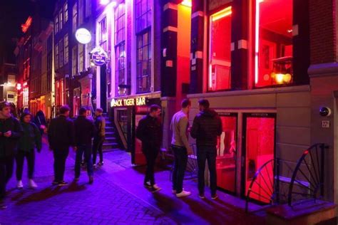 20 Astonishing Amsterdam Red Light District Pictures