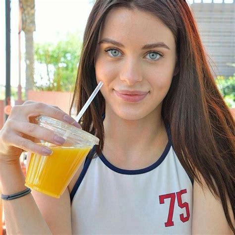 Lana Rhoades Scams Her Community Runs Away With 15 Million Techstory