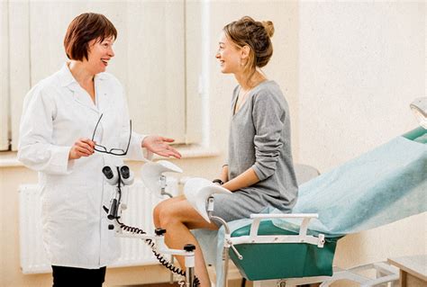 Tips For Your First Gynecologist Visit—alone