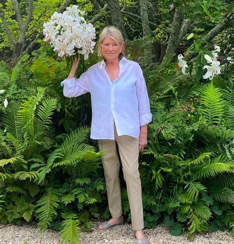 Martha Stewart Accepts Challenge To Smoke A Joint With Chelsea Handler