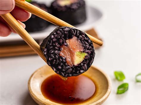 Black Rice Sushi Karinokada