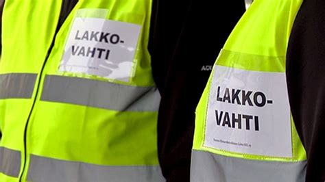 Saarioisten Työntekijät Marssivat Ulos Huittisissa Yle Uutiset