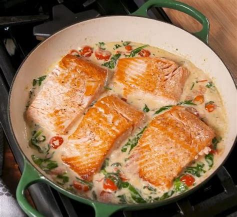 Filets de saumon au beurre à la Toscane Un plat raffiné et délectable