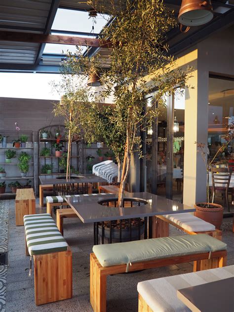 The full bar offers mimosas, cocktails and many other spirits, while the comfortable dining area offers a place to relax. Cafe Del Sol Botanico - Lucky PonyLucky Pony