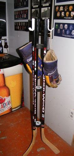 Der eishockeyschläger ist das wichtigste werkzeug jedes eishockeyschlägers. garderobe selber bauen eishockeyschläger | diy | Pinterest ...