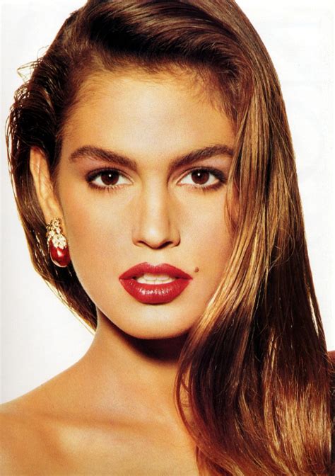 1 895 961 · обсуждают: Picture of Cindy Crawford