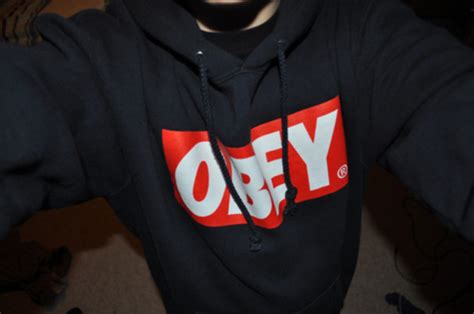 Sweater Obey Black Sweater Wheretoget