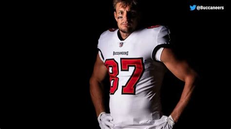 Welcome to our tampa bay buccaneers merchandise page, featuring the largest selection of tampa bay buccaneers koozies anywhere! Buccaneers offer first look at Gronkowski in new uniform ...