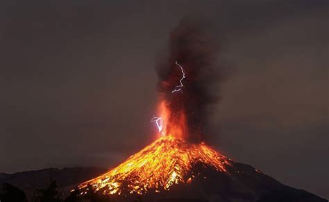 Los 5 Peligrosos Volcanes Más Activos Del Mundo