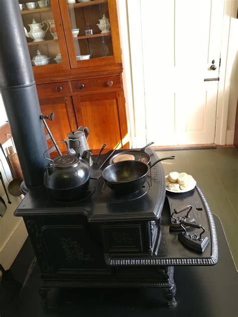California kitchen menu springfield il. Cast iron kitchen in Abraham Lincoln's home in Springfield ...