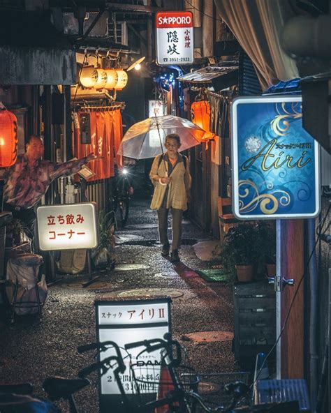 Stunning Color Street Photography Captures The Spirit Of Modern Tokyo