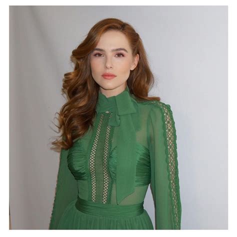 Red Hair Day Zoey Deutch Redhead Girl Most Beautiful Faces Beautiful Women Green Outfit