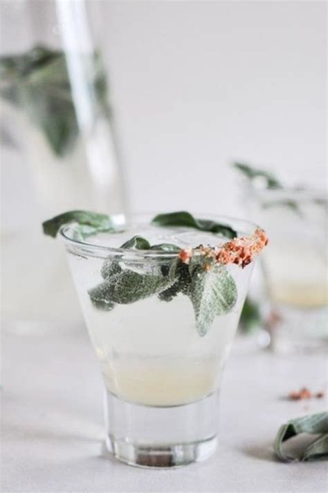 11 glamorous cocktails to fête the oscars yummy drinks gin fizz new year s eve cocktails
