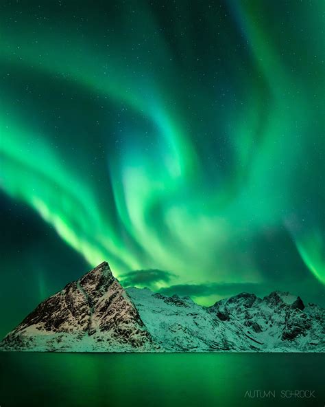 An epic night of aurora borealis in Lofoten, Norway [OC] [1920x2400 ...