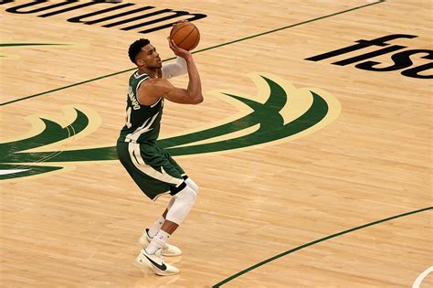 Giannis Antetokounmpo Needs To Stop Shooting Threes In The Nba Playoffs