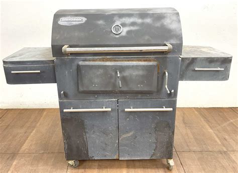 Lot - Brinkmann Charcoal Grill