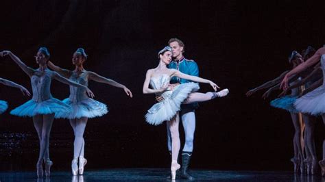 Swan Lake Review Beautiful But Dramatically Insipid Revival Of