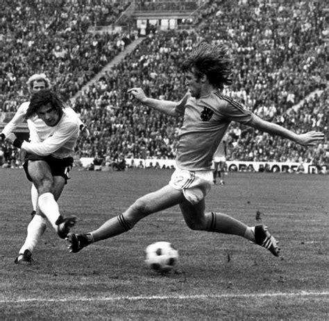 When rival fans exchanged banter rather than kicks. credits. WM- Finale 1966: 50 Jahre Wembley-Tor - Niemand will das ...