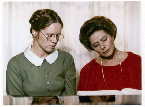 Liv johanne ullmann (born 16 december 1938) is a norwegian actress and film director. Bild zu Liv Ullmann - Herbstsonate : Bild Ingrid Bergman ...