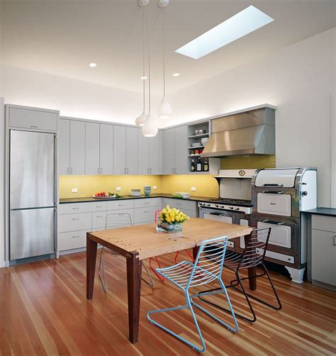 Yellow kitchen backsplash with sunshiny ambiance beampay.co. 11 Trendy Ideas That Bring Gray and Yellow to the Kitchen