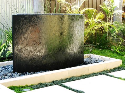 Amazing Outdoor Water Walls For Your Backyard Digsdigs