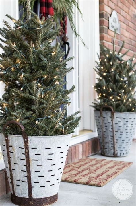 4 Tricks To A Festive Front Porch Outside Christmas Decorations