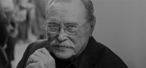 W 2013 roku zachorował na raka kręgosłupa. Kraj - Zmarł aktor Emil Karewicz, odtwórca roli Brunnera w... Ino.online - wiesz pierwszy