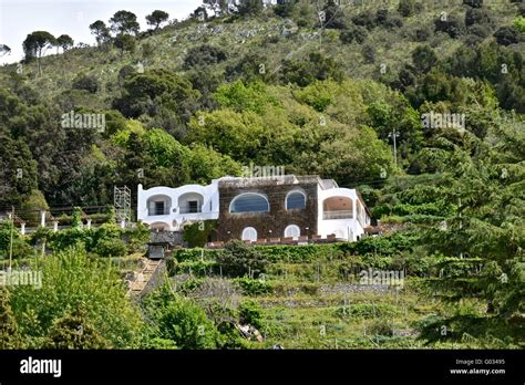 Small House On A Small Island Hi Res Stock Photography And Images Alamy