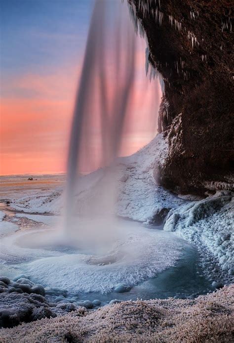 Seljalandsfoss Falls Iceland Incredible Places Beautiful Places