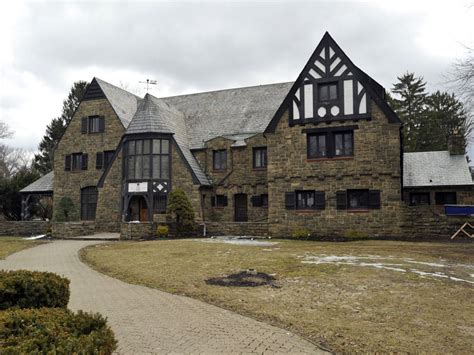Penn State Frat Suspended Over Facebook Page With Nude Photos Of