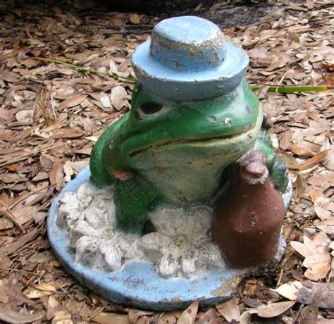 Vintage Concrete Garden Frog Toad Statue 85 Tall With Top Hat And Jug
