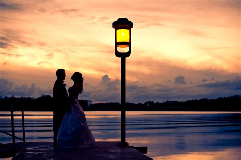 Wedding Picture At Sunset So Pretty Wedding Pictures Wedding