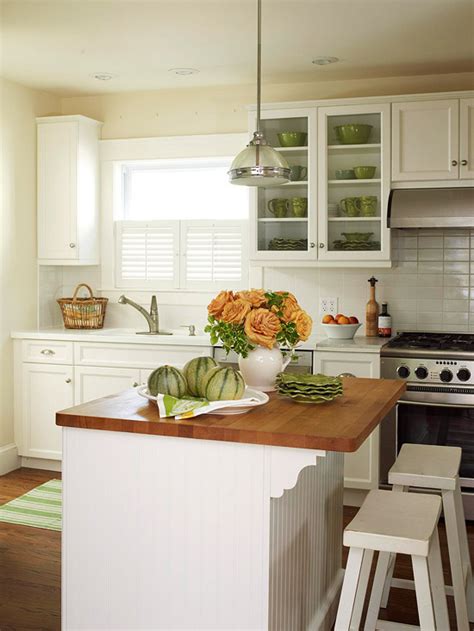 Incluso en la cocina más pequeña se puede poner una isleta central. Fotos de cocinas pequeñas con isla | Ideas para decorar ...