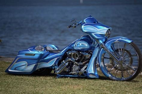 Pin By Phillip Roybal On Hd Street Glide Road Glide Baggers Hd