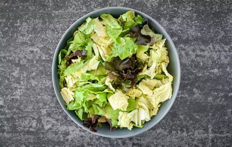 Salade Verte Avec Vinaigrette à La Moutarde Et Aux Oignons Les Recettes De Cuisine Facile Du